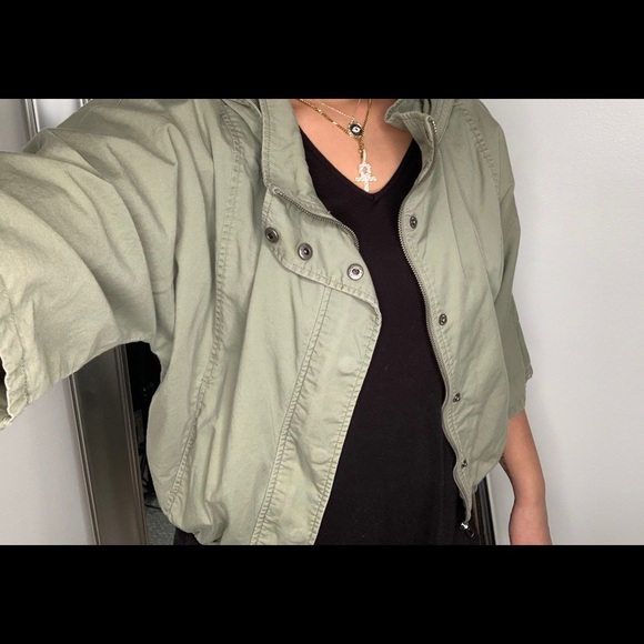 Forever 21 Jackets & Blazers - Green zip up jacket with hood